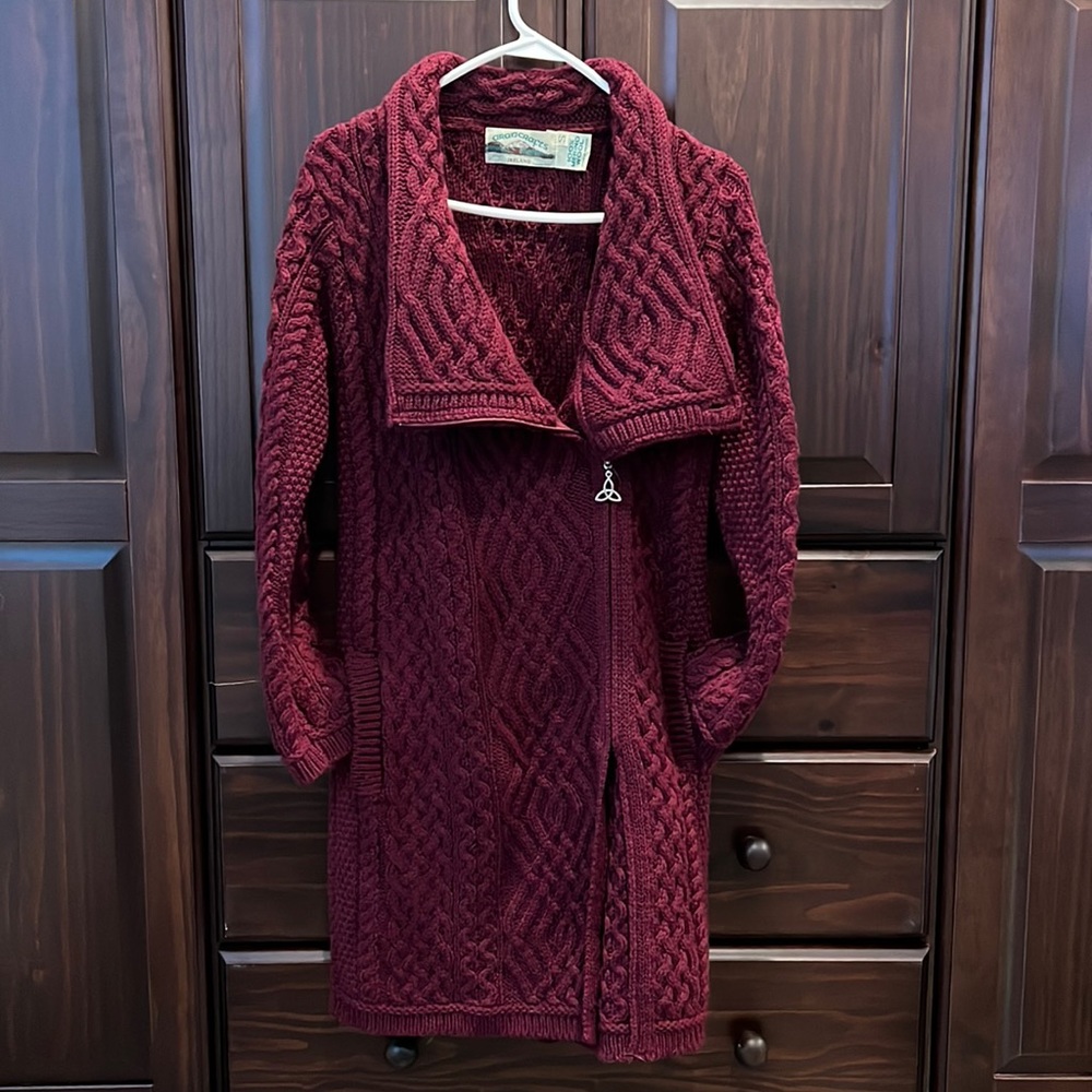 Ireland 100% Merino Wool Maroon Sweater size Small